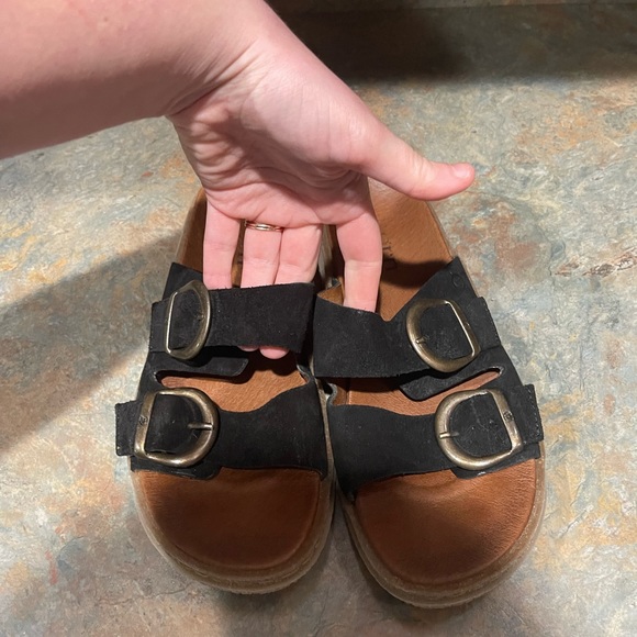 Born Calysta Strapping Sandal - Picture 3 of 5